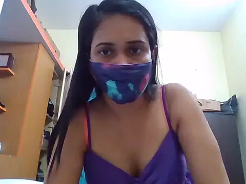 Snapshot of Curvyqueenz chatting on 11-06-25, 04:52 Curvyqueenz online show from 11-06-25, 04:52