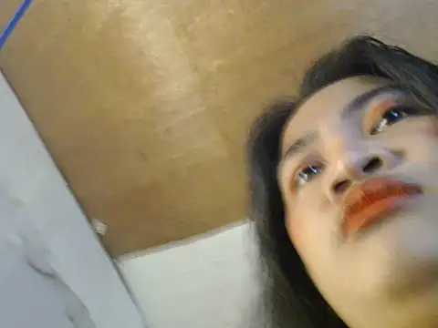 Snapshot of miss_laila_ chatting on 11-05-25, 09:09 miss laila online show from 11-05-25, 09:09