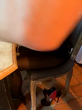 LesAmantsAE2 online show from 10-02-25, 07:37