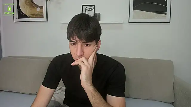 Snapshot of Quentin_Blake chatting on 10-28-25, 06:39 Quentin Blake online show from 10-28-25, 06:39