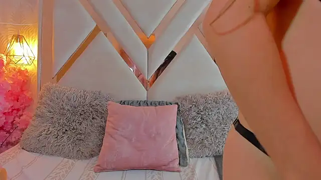 anni honeyriveras online show from 04-05-26, 09:01