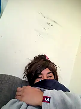 Snapshot of LuckyKhloe chatting on 10-15-25, 11:10 LuckyKhloe online show from 10-15-25, 11:10