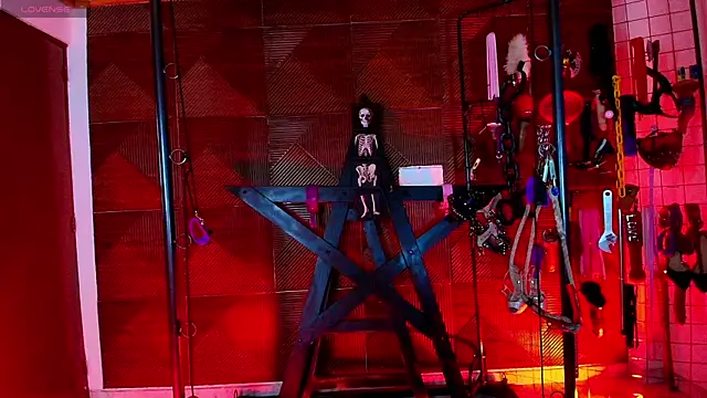 Misstresss aurora bdsm online show from 04-14-26, 01:28