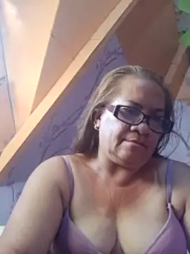 Snapshot of vickyhot1966 chatting on 06-11-26, 10:52 vickyhot1966 online show from 06-11-26, 10:52