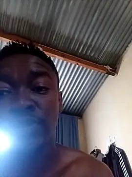 Snapshot of Hood_Bouy chatting on 11-14-25, 05:50 Hood Bouy online show from 11-14-25, 05:50