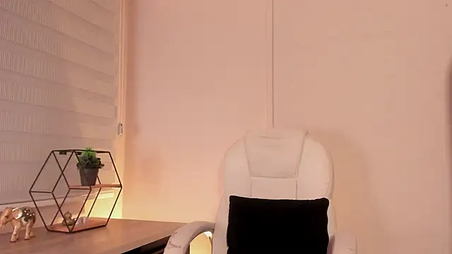 Emma  clark  online show from 03-23-26, 12:42