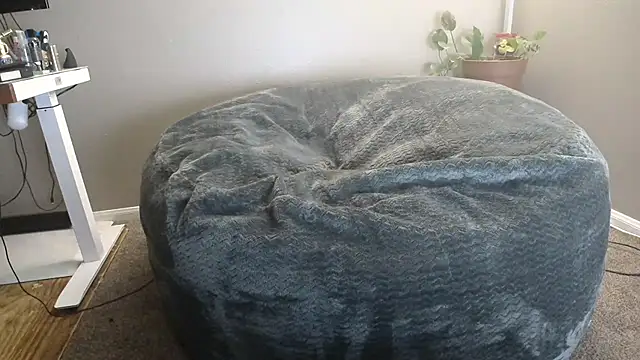 LeeCox online show from 01-04-25, 03:07