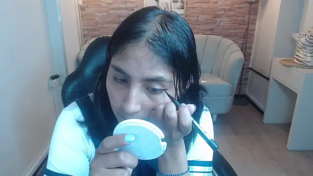 Snapshot of Gumball_b chatting on 09-14-25, 12:59 Gumball b online show from 09-14-25, 12:59