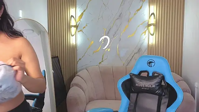 Snapshot of Gumball_b chatting on 10-16-25, 03:29 Gumball b online show from 10-16-25, 03:29