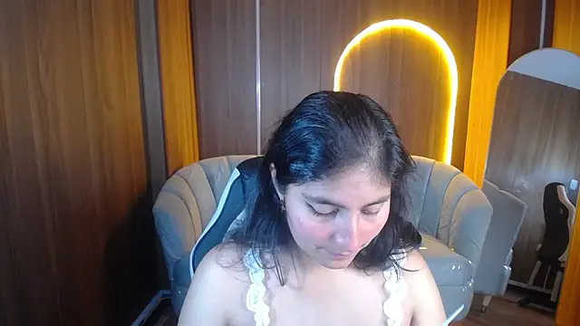 Snapshot of Gumball_b chatting on 11-05-25, 03:28 Gumball b online show from 11-05-25, 03:28