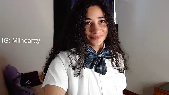 Snapshot of heartty_Milah chatting on 11-12-25, 06:19 heartty Milah online show from 11-12-25, 06:19