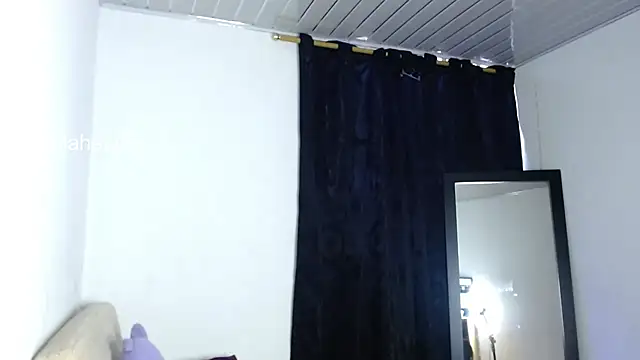 Snapshot of heartty_Milah chatting on 11-15-25, 08:05 heartty Milah online show from 11-15-25, 08:05