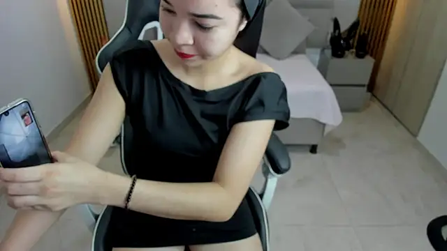 Snapshot of Keisha_jalal chatting on 09-29-25, 07:19 Keisha jalal online show from 09-29-25, 07:19