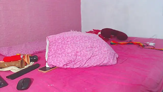 Snapshot of Ashley_thomas18 chatting on 02-14-26, 05:59 Ashley thomas18 online show from 02-14-26, 05:59