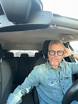 Axl hot online show from 09-20-25, 07:42