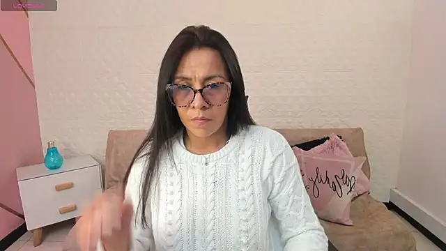 Snapshot of Eva_mermaid chatting on 10-24-25, 02:13 Eva mermaid online show from 10-24-25, 02:13