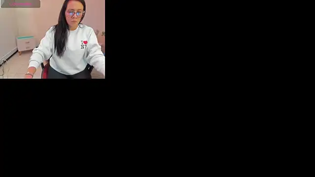 Snapshot of Eva_mermaid chatting on 04-18-26, 02:10 Eva mermaid online show from 04-18-26, 02:10