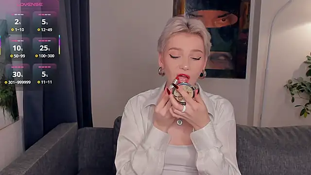 Snapshot of OdelynaAsp chatting on 10-16-25, 11:22 OdelynaAsp online show from 10-16-25, 11:22