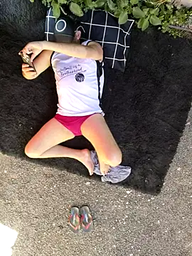 Snapshot of bad_wolf28 chatting on 10-24-25, 10:33 bad wolf28 online show from 10-24-25, 10:33