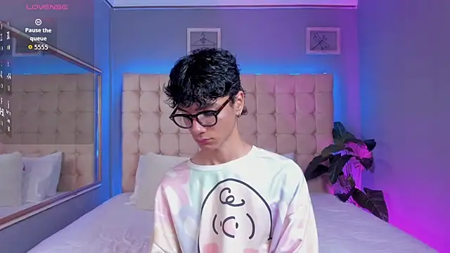 Phillicious   online show from 09-24-25, 10:24