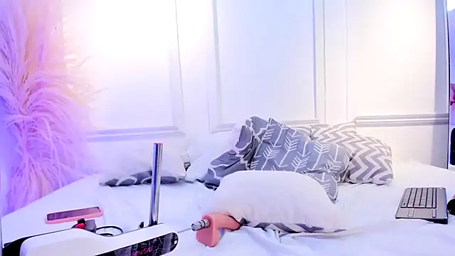 Snapshot of salma_falcon chatting on 09-19-25, 06:52 salma falcon online show from 09-19-25, 06:52