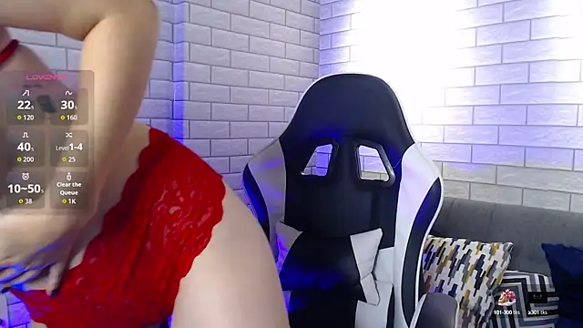 Snapshot of salma_falcon chatting on 10-15-25, 12:38 salma falcon online show from 10-15-25, 12:38