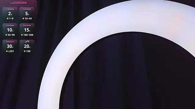 Snapshot of salma_falcon chatting on 11-10-25, 07:35 salma falcon online show from 11-10-25, 07:35