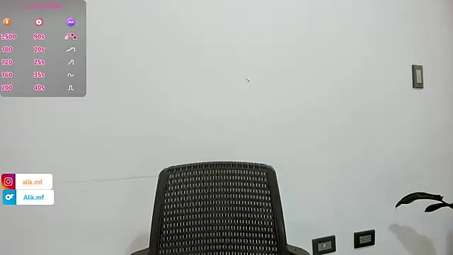 Snapshot of aliciakozlov chatting on 10-24-25, 05:53 aliciakozlov online show from 10-24-25, 05:53