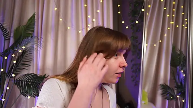 Snapshot of Sense_Of_Rosemary chatting on 10-05-25, 05:50 Sense Of Rosemary online show from 10-05-25, 05:50