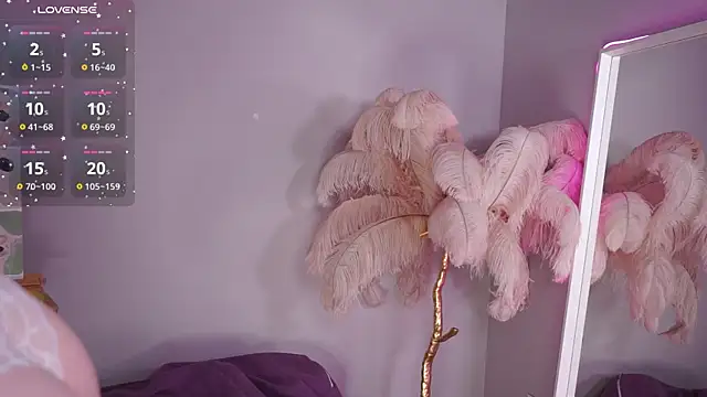 Snapshot of Sense_Of_Rosemary chatting on 10-12-25, 06:01 Sense Of Rosemary online show from 10-12-25, 06:01