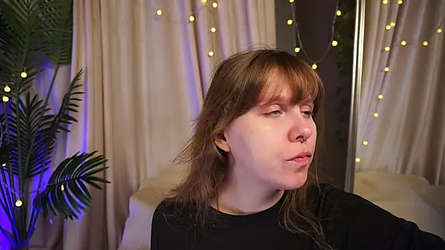 Snapshot of Sense_Of_Rosemary chatting on 10-18-25, 05:54 Sense Of Rosemary online show from 10-18-25, 05:54