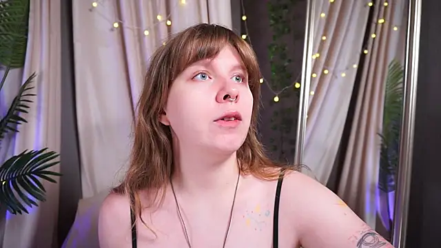 Snapshot of Sense_Of_Rosemary chatting on 10-19-25, 06:03 Sense Of Rosemary online show from 10-19-25, 06:03