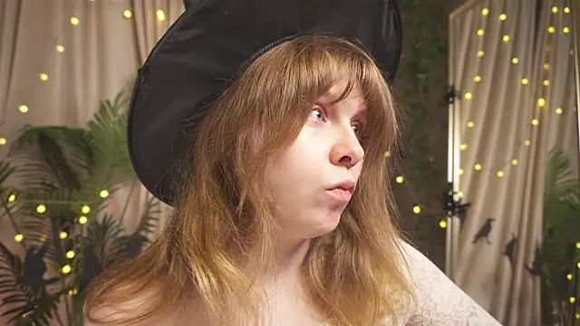 Snapshot of Sense_Of_Rosemary chatting on 10-30-25, 05:53 Sense Of Rosemary online show from 10-30-25, 05:53