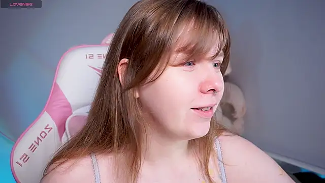 Snapshot of Sense_Of_Rosemary chatting on 11-21-25, 06:34 Sense Of Rosemary online show from 11-21-25, 06:34