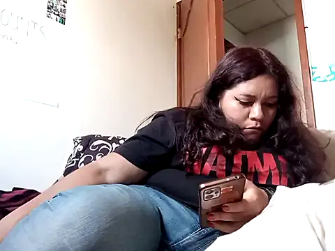 Snapshot of Kitty_WetXxX chatting on 09-19-25, 09:26 Kitty WetXxX online show from 09-19-25, 09:26