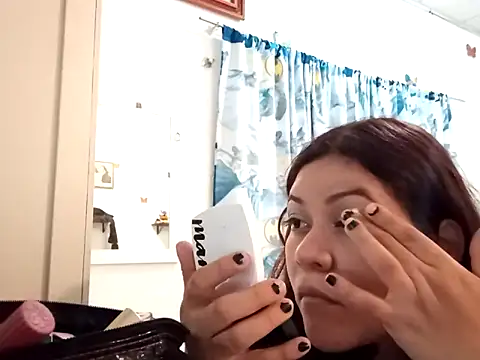 Snapshot of Kitty_WetXxX chatting on 11-11-25, 02:22 Kitty WetXxX online show from 11-11-25, 02:22