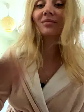 Snapshot of Affectionate_lady chatting on 10-09-25, 08:12 Affectionate lady online show from 10-09-25, 08:12