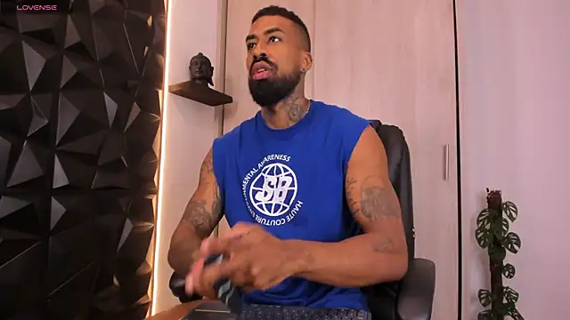 Snapshot of OstinDaniels chatting on 11-18-25, 11:48 OstinDaniels online show from 11-18-25, 11:48