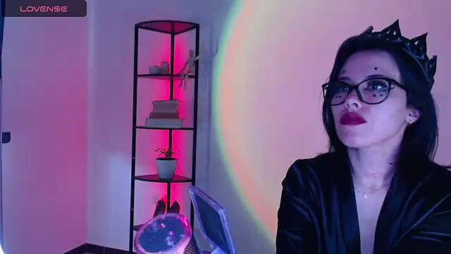 Snapshot of girldom chatting on 09-09-25, 03:22 girldom online show from 09-09-25, 03:22