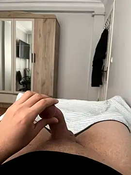 Erenn9972 online show from 09-21-25, 12:51