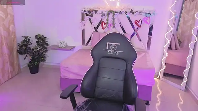 ZURY TAY online show from 11-14-25, 11:31