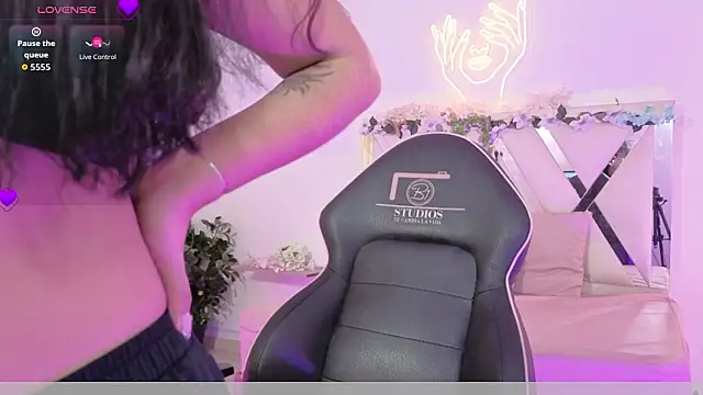 ZURY TAY online show from 02-21-26, 11:44