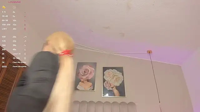 Snapshot of Dani_rosse_ chatting on 06-10-26, 01:43 Dani rosse online show from 06-10-26, 01:43