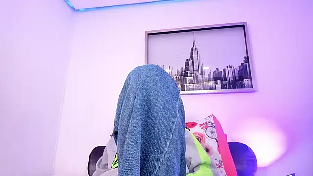 Snapshot of sarah_ashbourne chatting on 10-15-25, 05:35 sarah ashbourne online show from 10-15-25, 05:35