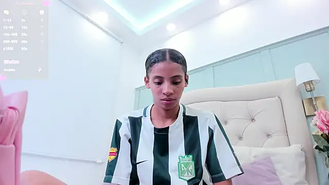 Snapshot of sarah_ashbourne chatting on 10-19-25, 01:56 sarah ashbourne online show from 10-19-25, 01:56