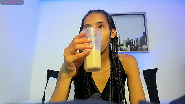 Snapshot of sarah_ashbourne chatting on 10-29-25, 12:07 sarah ashbourne online show from 10-29-25, 12:07