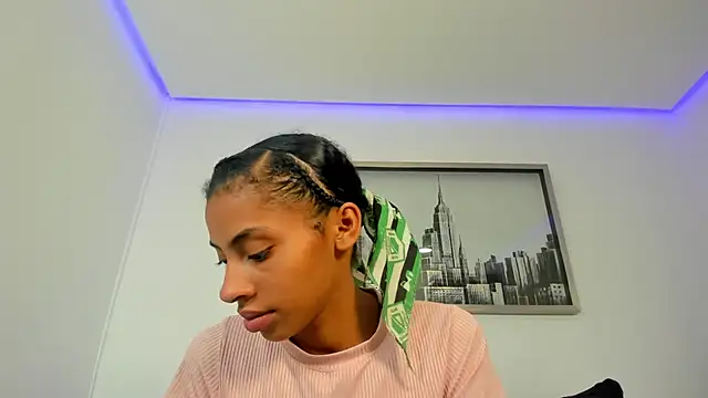 Snapshot of sarah_ashbourne chatting on 11-14-25, 12:26 sarah ashbourne online show from 11-14-25, 12:26