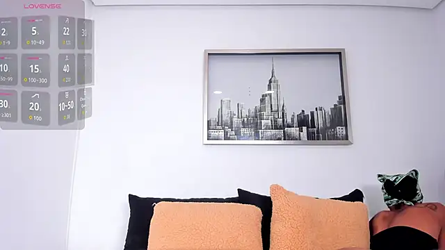 Snapshot of sarah_ashbourne chatting on 11-21-25, 10:30 sarah ashbourne online show from 11-21-25, 10:30