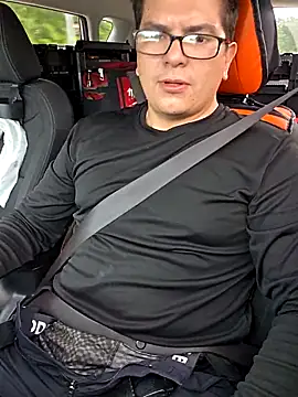 Snapshot of lucho8690 chatting on 09-09-25, 09:03 lucho8690 online show from 09-09-25, 09:03