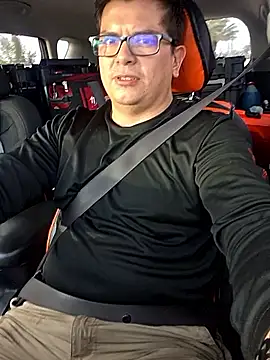 Snapshot of lucho8690 chatting on 09-12-25, 10:32 lucho8690 online show from 09-12-25, 10:32